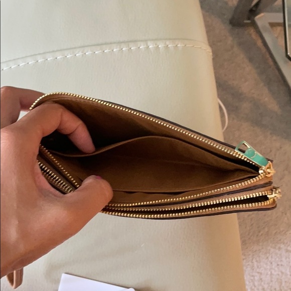 New beige coach wristlet - Picture 4 of 4